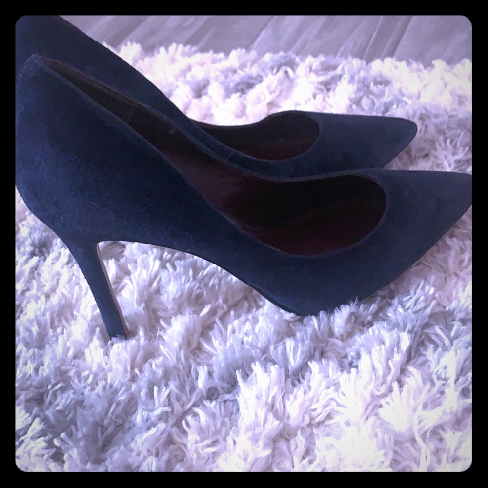 Navy heels